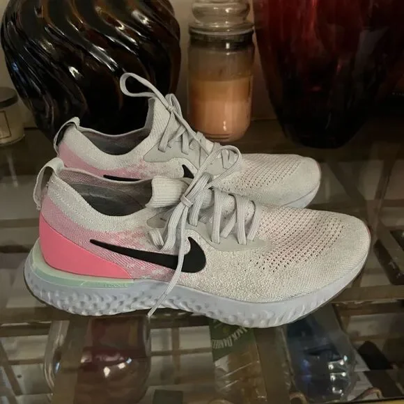 Nike Women's Gray and Pink Running Shoes Size 9.5 - Picture 1 of 5
